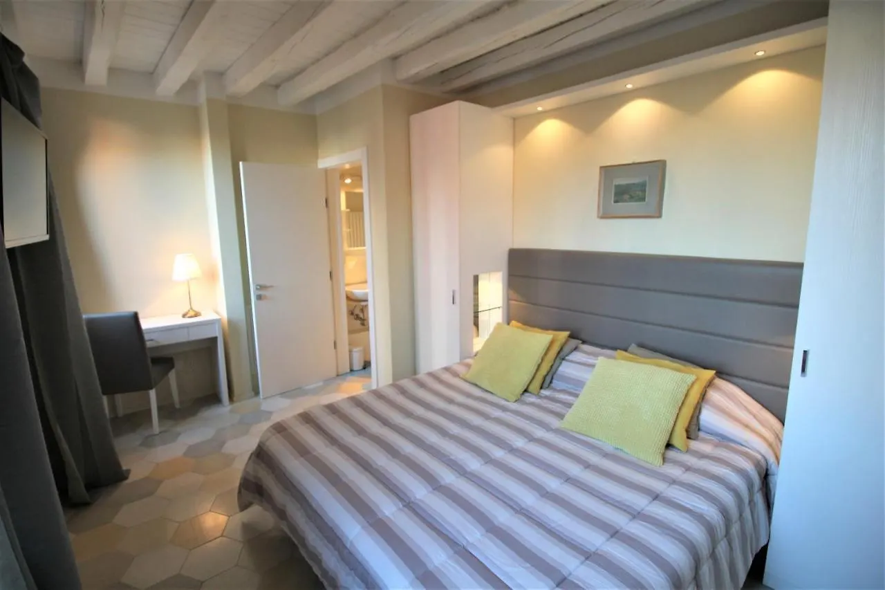 New Central And Spacious Venice 0*,  Italy
