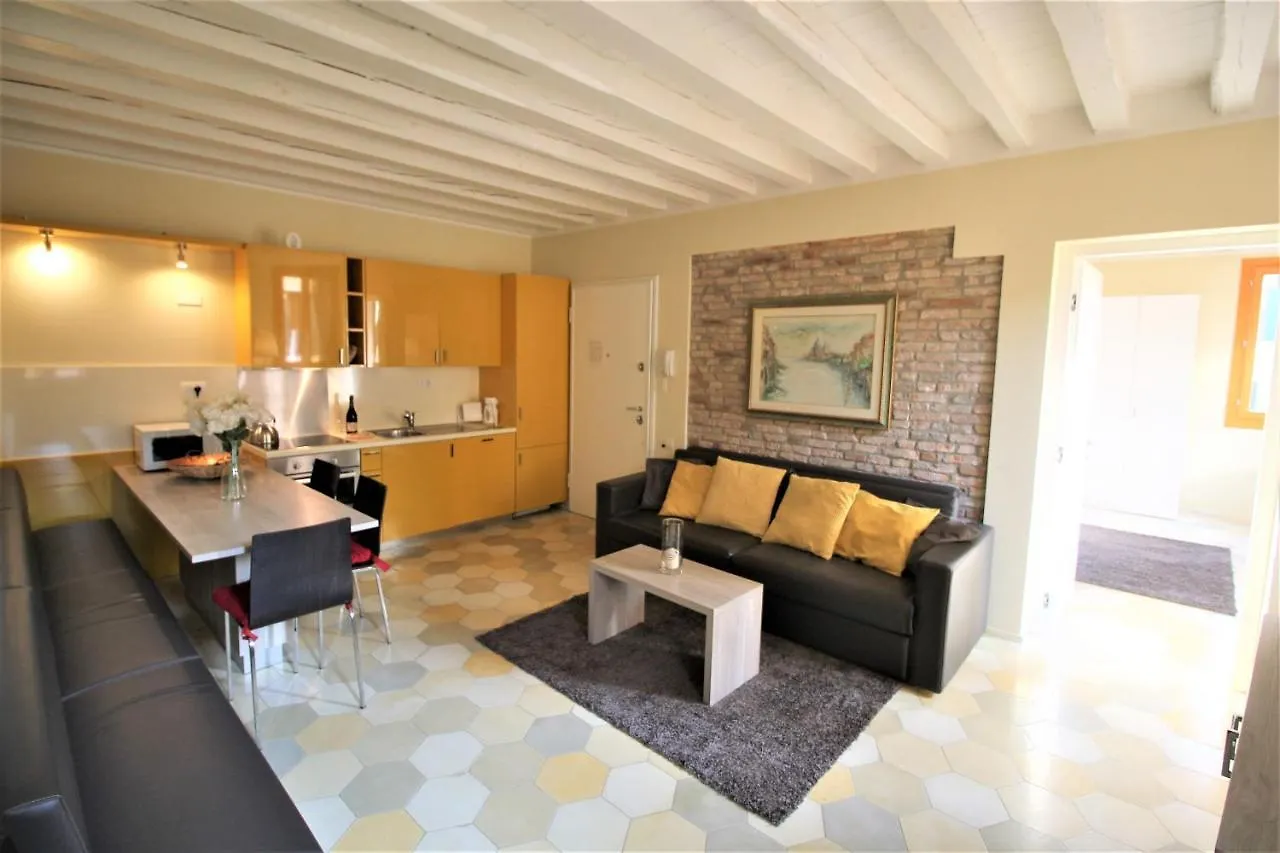 New Central And Spacious Venice