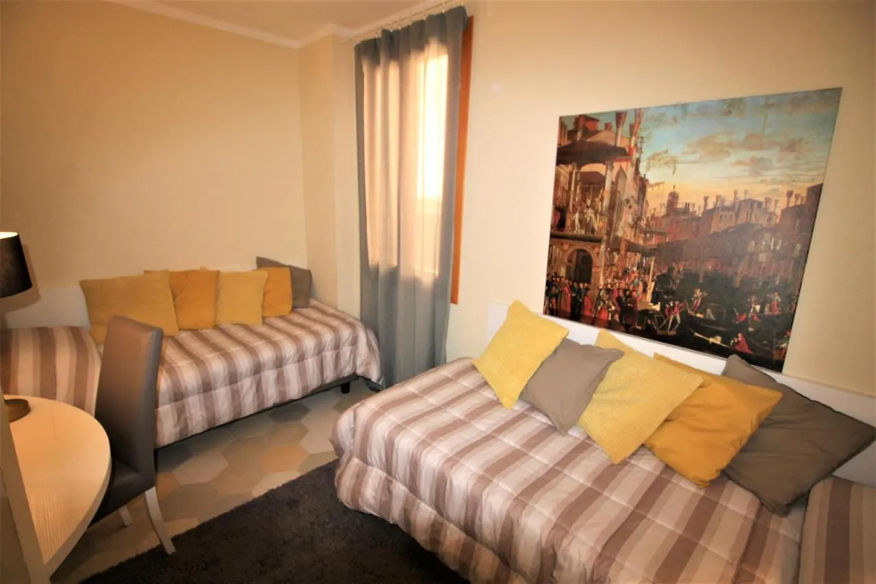 New Central And Spacious Venice